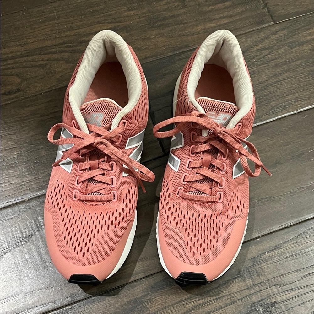 New Balance 005 Series Pink Sz 8.5